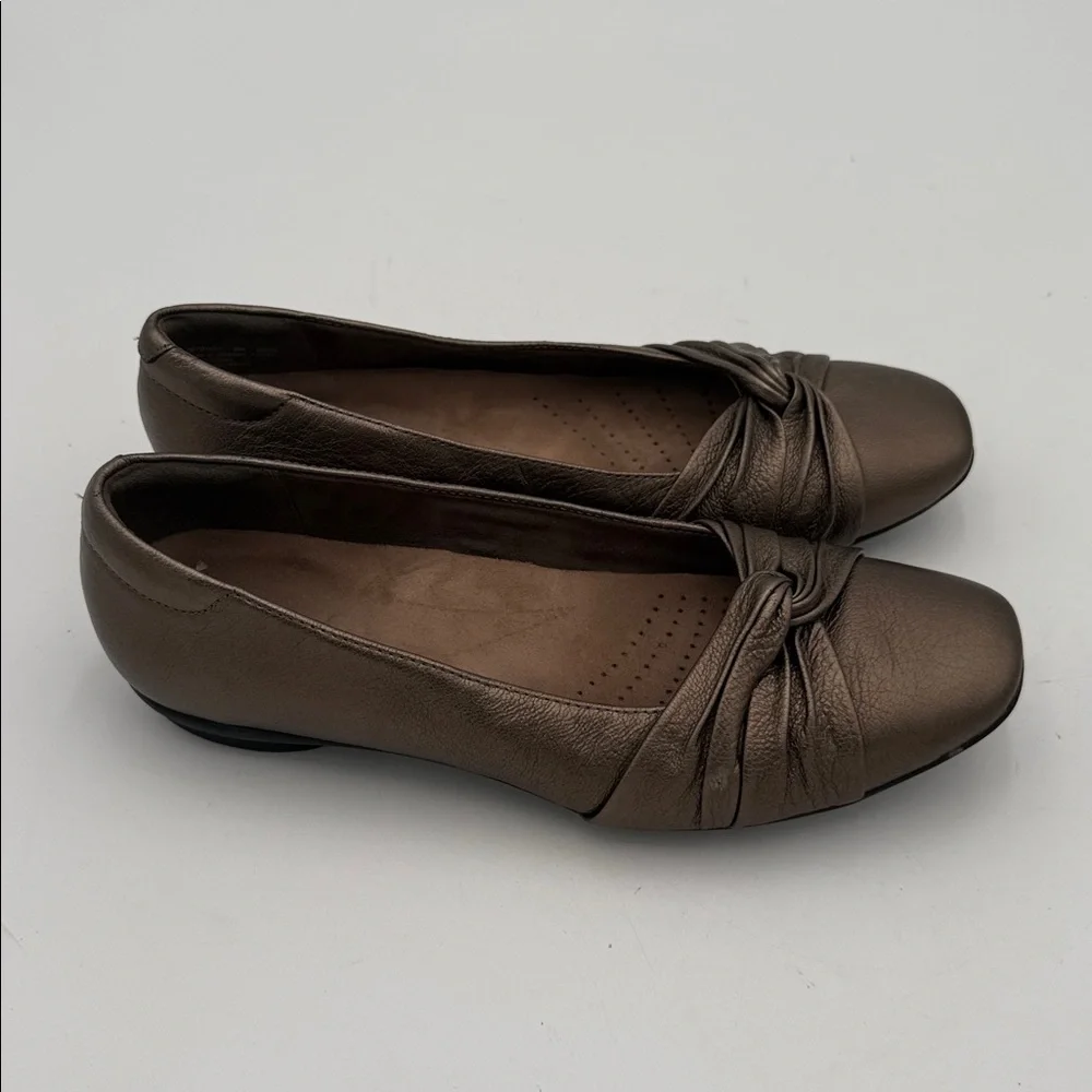 Clarks step out